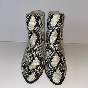 Steve Madden "Jain" faux snakeskin block heel pointed toe booties size 10‎